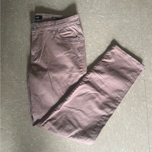 Women’s beige mid rise skinny jeans. Size 29.